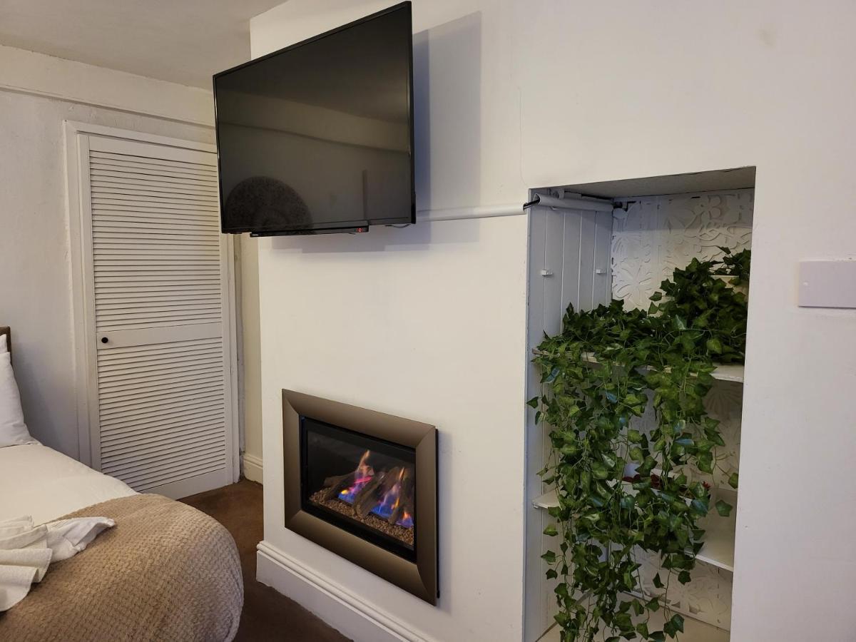 Апартаменты Seaside Flat With Fast Wifi Скарборо Экстерьер фото