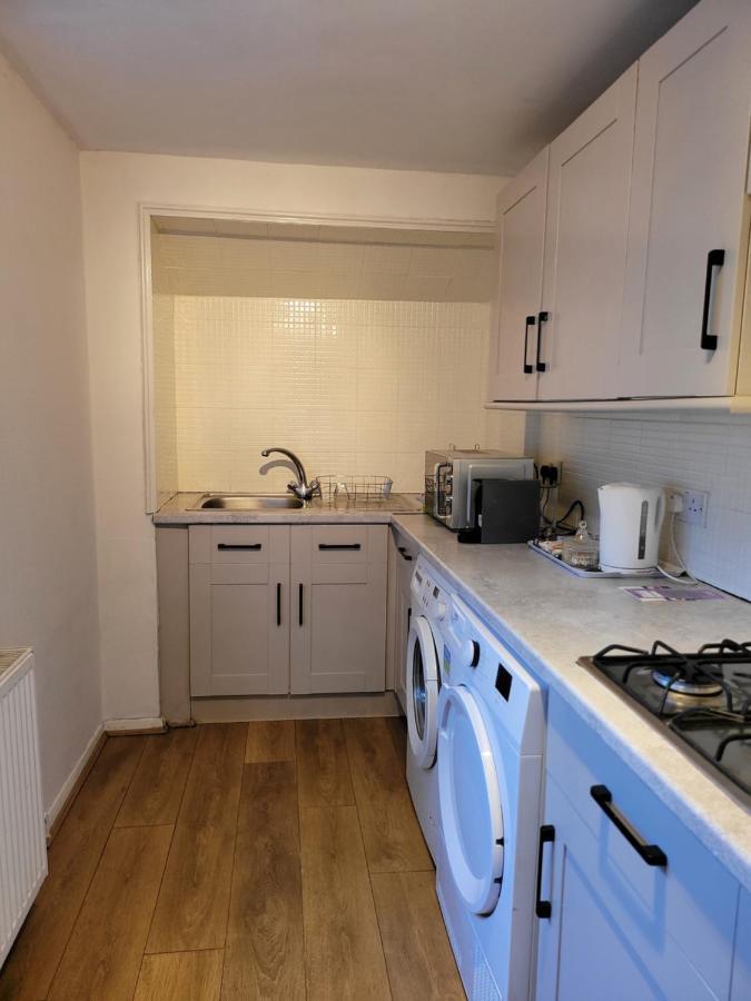 Апартаменты Seaside Flat With Fast Wifi Скарборо Экстерьер фото